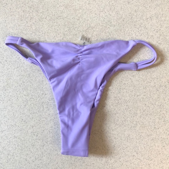 Adorable Bandeau Bikini - Picture 5 of 8